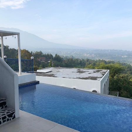 Villa Blue Door, Puncak Pondok Cipaseban 外观 照片